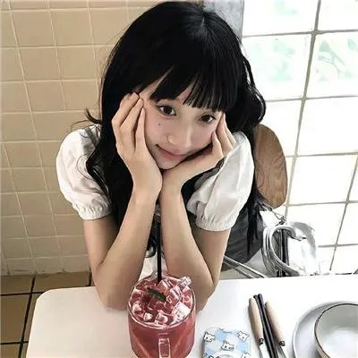 【深夜美食】《爱吃拉面的小泉同学》早见明里：为了吃遍全日本最好吃的拉面，女高中生的狂热日常